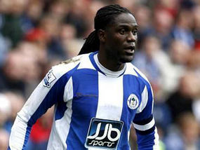 Mario Melchiot Fine gesture