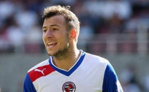 Adam le Fondre came off the bench to score a double to earn Reading a 2-2 draw with Chelsea
