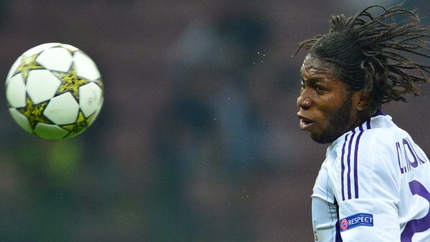 R.S.C. Anderlecht striker Dieumerci Mbokani was the subject of a bid from an unnamed English Premier League club in the January transfer window.
