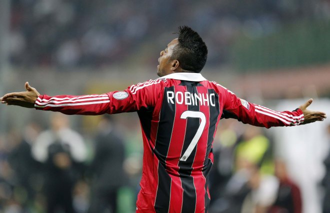 Santos F.C. vice-president Odilio Rodrigues has revealed that the club will contact Robinho in the summer.