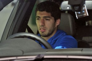 Liverpool's Luis Suarez believes that the British press are driving him out of Liverpool