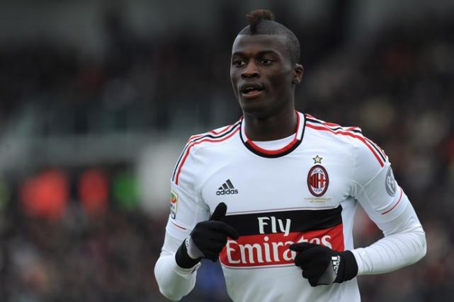 AC Milan forward M’Baye Niang has rejected an offer from Genoa in favour of staying at the San Siro this season.