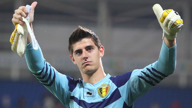 Belgium international goalkeeper Thibaut Courtois is set to hold talks with parent-club Chelsea regarding his long-term future next month.