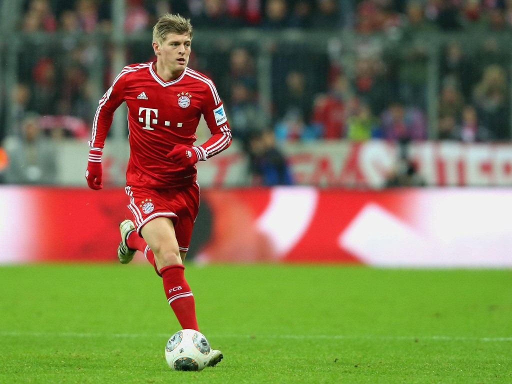 The brother of Toni Kroos has revealed the two have spoken about the possibility of the Bayern Munich midfielder joining Manchester United.
