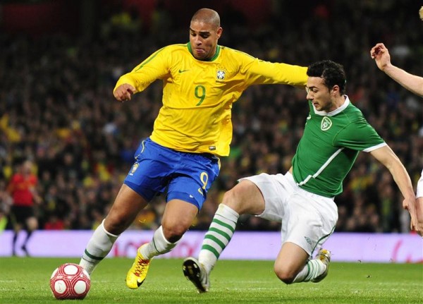 Former Brazil international striker Adriano has revealed he would like to return to competitive football in the Italian Serie A.