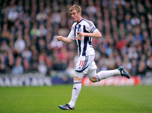 West Bromwich Albion F.C. captain Chris Brunt has put pen to paper on a new three-year deal with the club ahead of the 2014-15 English Premier League season.