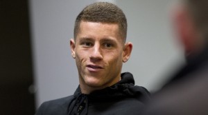 According to boss Roberto Martinez Everton's young starlet Ross Barkley could be out injured until January after picking up knee injury in training