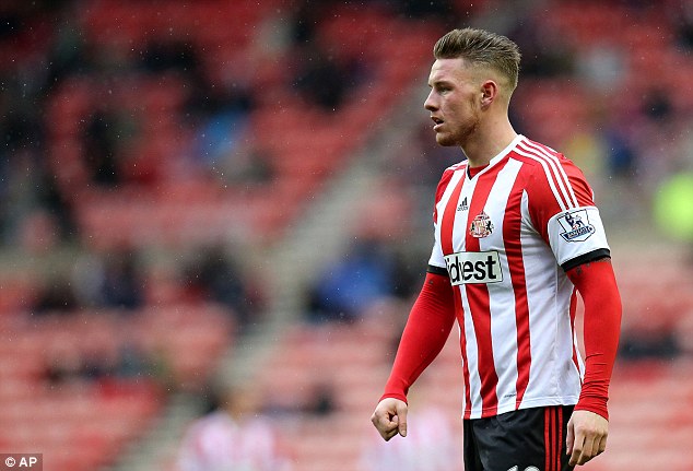 Sunderland manager Gus Poyet has urged Connor Wickham to decide his own future.
