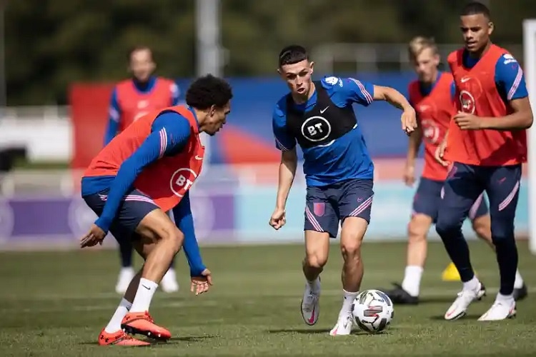 "He's one of the best passers I've ever seen" Manchester City forward