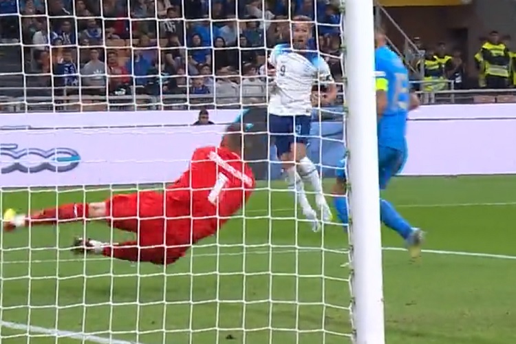 Gianluigi Donnarumma double save denies Harry Kane as Italy triumph over England (Video)