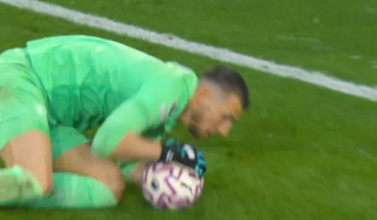 Burnley goalkeeper Martin Dubravka wins Premier League’s Save of the Month award for brilliant stop against Wolves (Video)