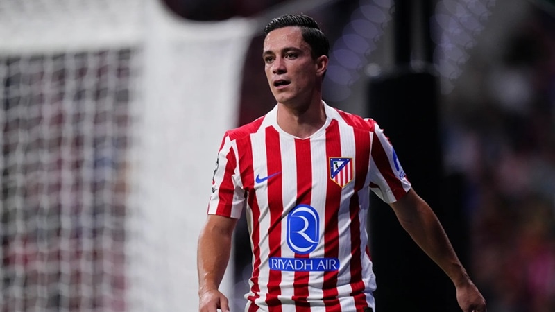 Atalanta steal Raspadori transfer from Roma - Soccer News