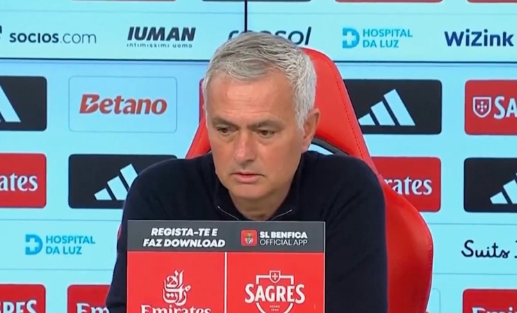 Benfica boss Jose Mourinho dismayed by "traitor" label from Porto staff (Video) - Soccer News