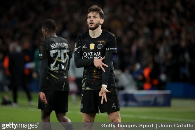 Paris Saint-Germain 5-2 Chelsea: Kvaratskhelia impact puts champions in control - Soccer News